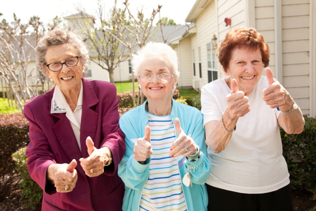 tres abuelas felices
