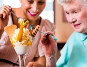 El beneficio de los helados para las personas mayores